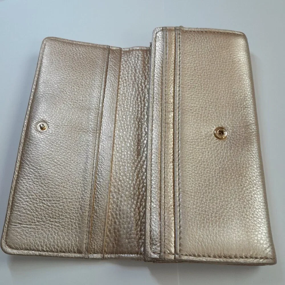 MICHAEL KORS JET SET TRAVEL LARGE ACCORDION WALLET GOLD